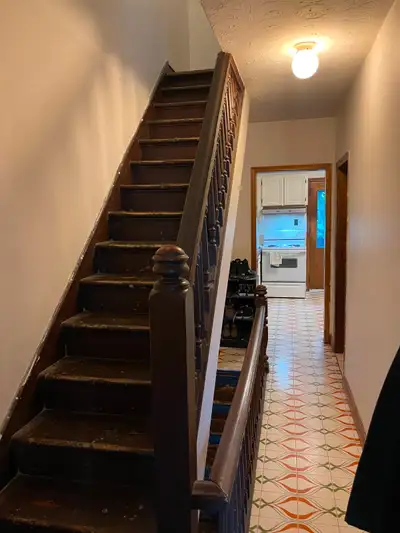 LARGE ROOM FOR RENT IN LITTLE ITALY SECTOR