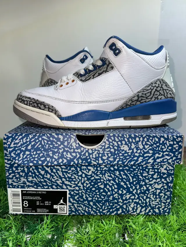 Size 8 - Air Jordan 3 Wizards  in Men's Shoes in Mississauga / Peel Region - Image 7