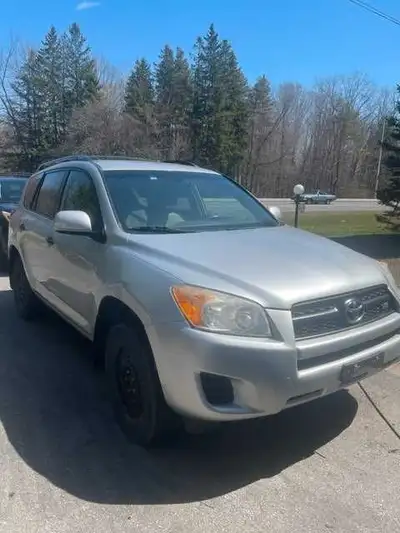 2012 Toyota Rav4 V6 Engine 7 passenger Summer and winter rims 4x4 AWD