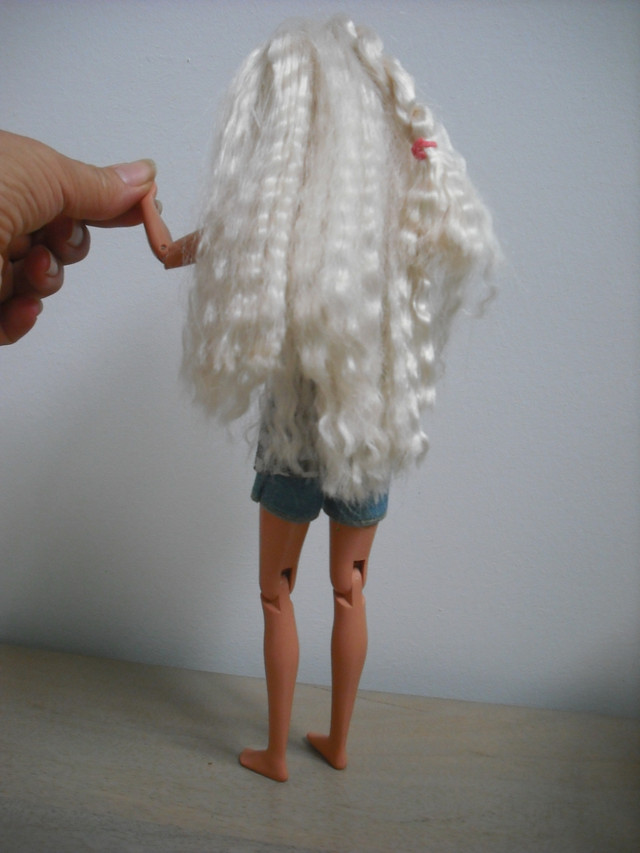 Barbie Doll - jointed 1993 in Toys & Games in Windsor Region - Image 2