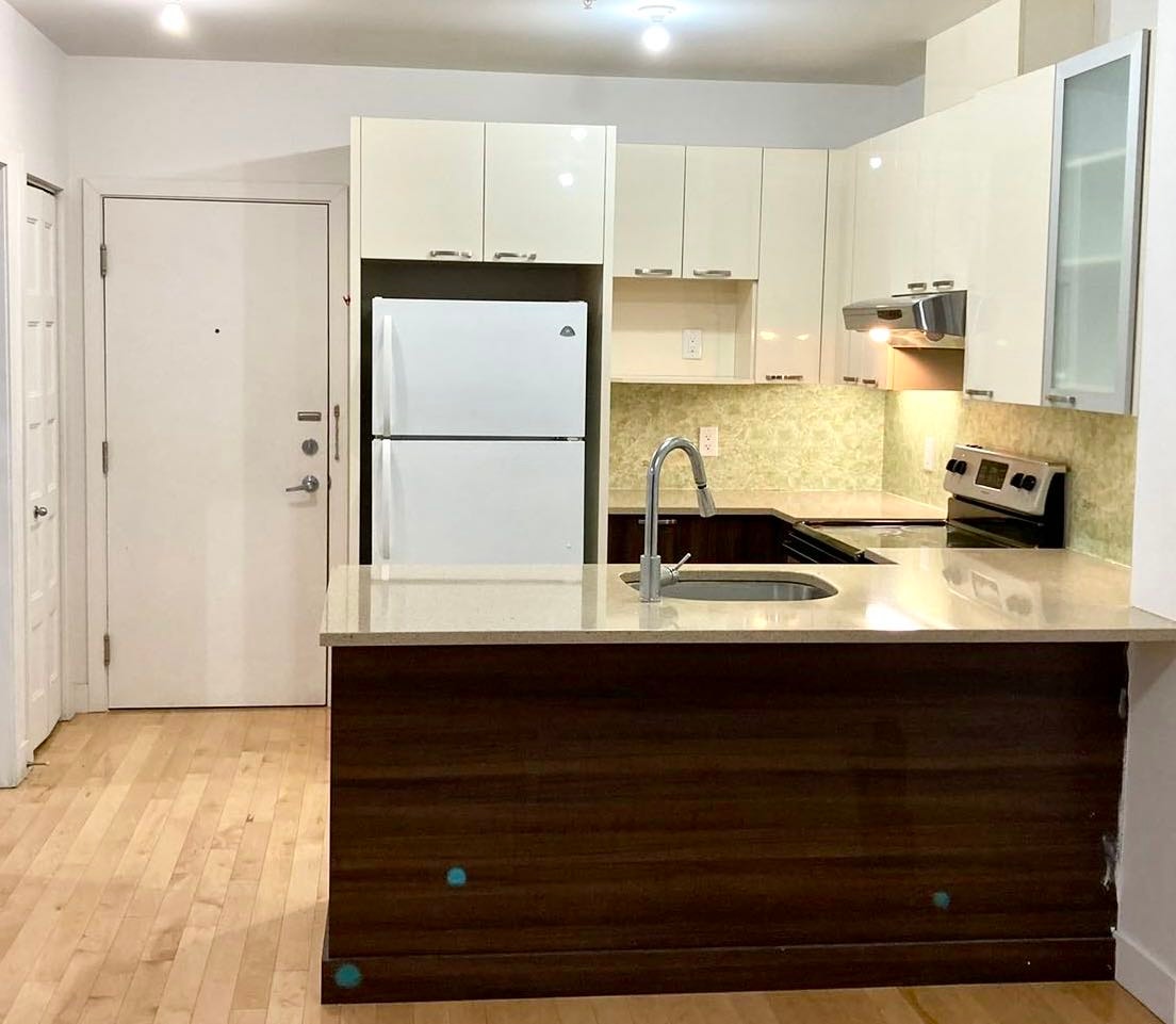Quiet Downtown Loft | Steps from CHUM |  UQAM | $1,480 — photo 3
