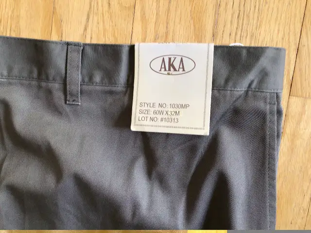 BRAND NEW - Men's Size 60/32 Casual Pants - Olive Green in Men's in Winnipeg - Image 4