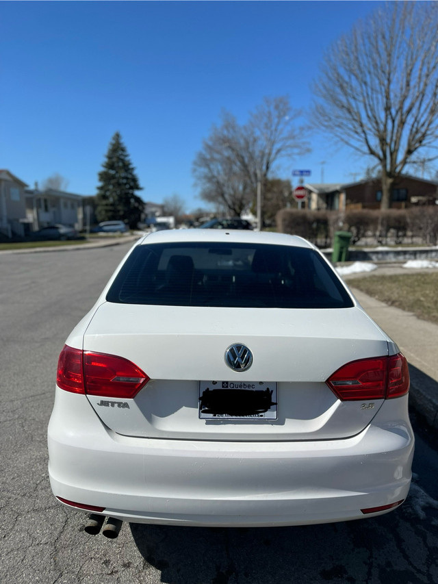 Volkswagen jetta 2012 2.5L dans Autos et camions  à Laval/Rive Nord - Image 3