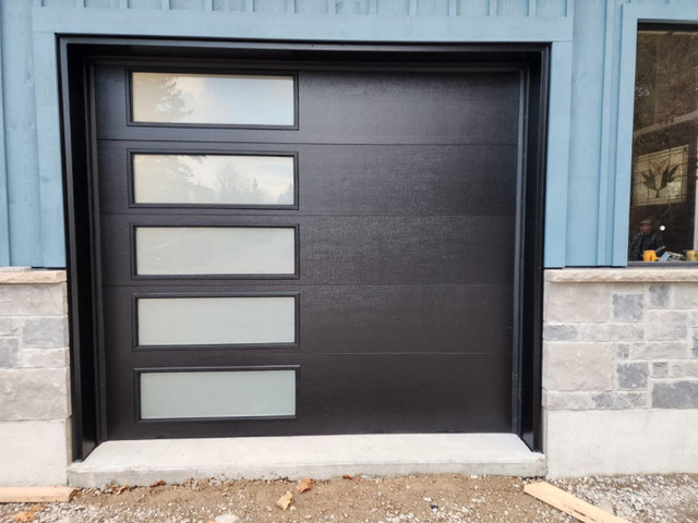 Reliable Modern Garage Door in Garage Doors & Openers in Barrie - Image 3