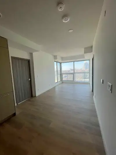 North York Condo Unit 2Bed 2Bath W/Parking