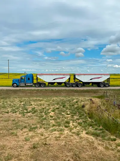 2019 Doepker super bee grain trailers 2007 W900L Kenworth heavy spec Will separate if trailers sell...