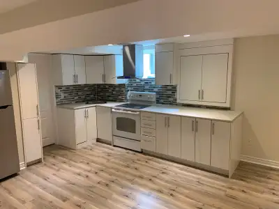 Beautiful Two bedroom basement, very clean,bright and spacious. Separate entrance and laundry Suitab...