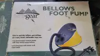 Bellows foot pump