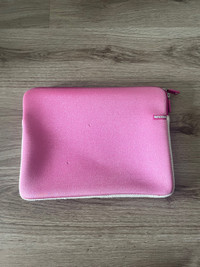 Genuine Incase Iconic Compact Sleeve for 13-inch laptop