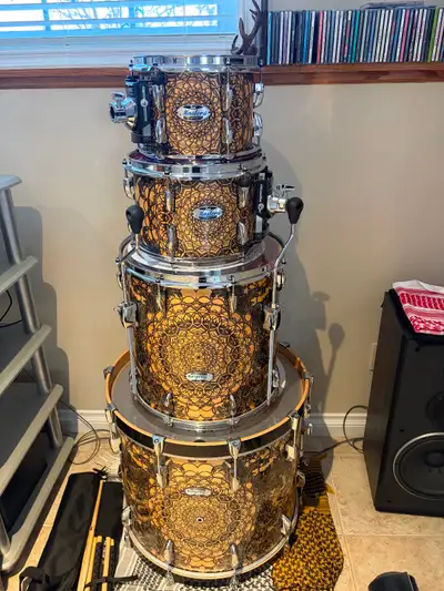 Pearl Master Complete drums, View more