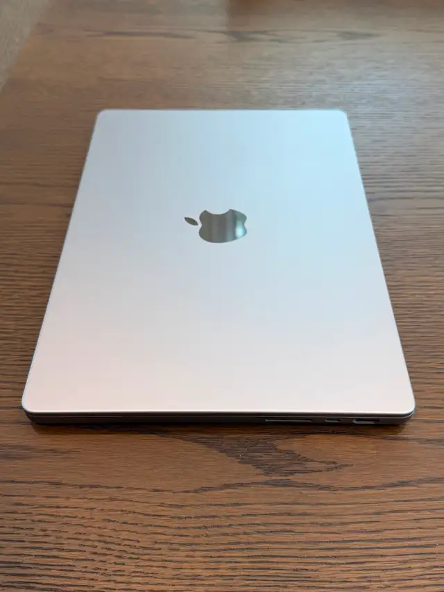MacBook Pro 14-inch – M1 Pro – 16GB RAM – 512GB SSD – Like New in Laptops in City of Montréal - Image 5