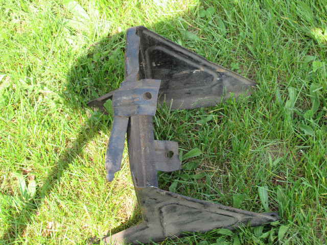1955-1959 Chevy GMC Truck parts. in Other Parts & Accessories in St. Catharines - Image 4