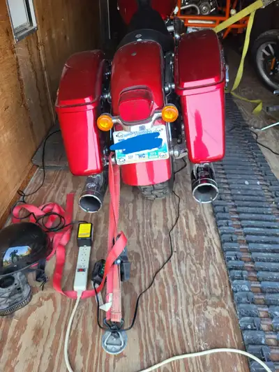 Comes with extra seat and windshield