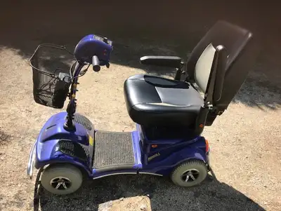 Headlights, Taillights, Turn & Hazard Signals Adjustable tiller to fit various arm lengths and to re...