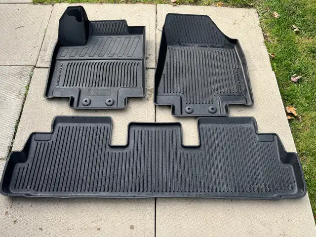 Nissan Pathfinder Fitted Mats