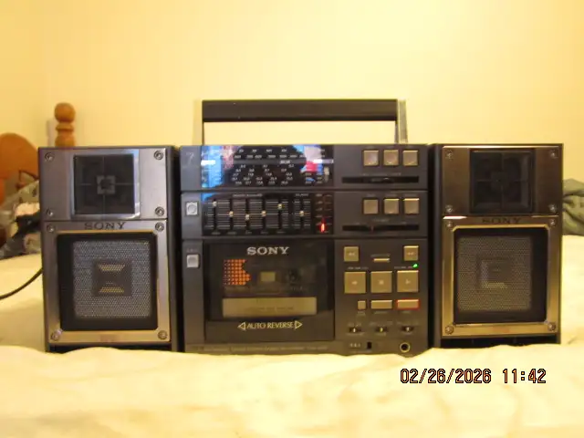 sony cfs-9900 boombox portable stereo in Stereo Systems & Home Theatre in City of Toronto - Image 2