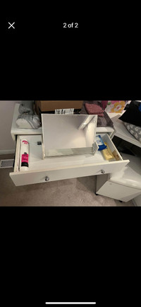 Vanity dresser