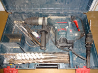 Bosch 11241 EVS breaker & rotation and 16 concrete drill bits