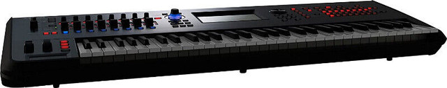 Yamaha Montage 6 Synthétiseur 61 notes  AWM2  FM-X Keyboard dans Pianos et claviers  à Lac-Saint-Jean - Image 2
