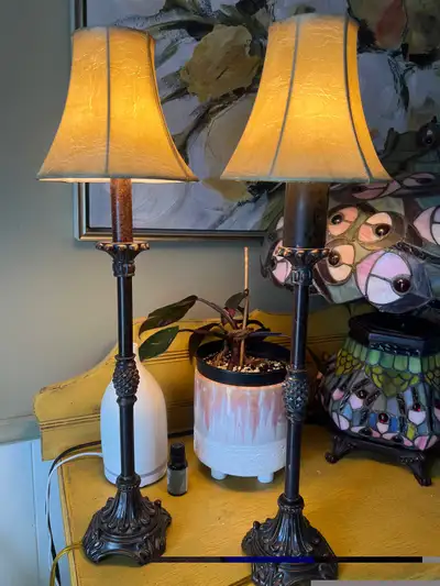 Plusieurs Petites lampes boudoir 12’’ haut, View more