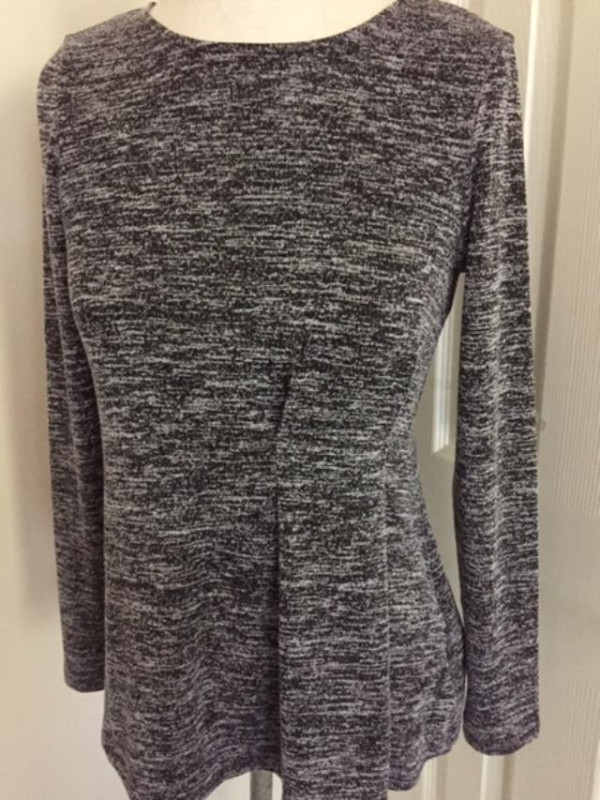 Club Monaco Women's Top XS Grey Viscose Elastane in Women's - Tops & Outerwear in Markham / York Region