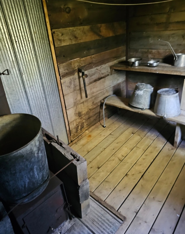 Hunt camp...2 minutes easy waterfront access launc Land for Sale