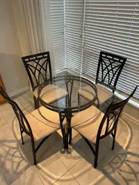 Dining Glass Table & 4 chairs 
