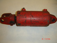Cylindre hydraulique  4po dia x 13½ de long