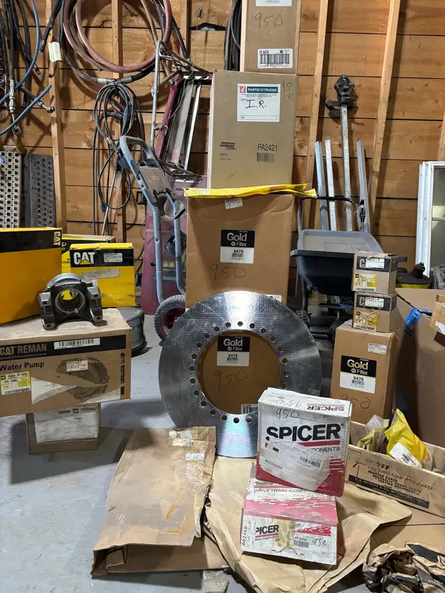 cat 950B loader parts in Heavy Equipment Parts & Accessories in Edmundston - Image 2