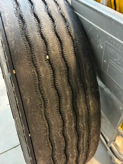 Steer Tire for Sale Size: 275 / 80 R22.5 Year: 2023 12 Dec Brand: BF Goodrich Price: $125 cash Pleas...