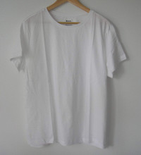 Women's Bench White T-Shirt - Size XL - NEW