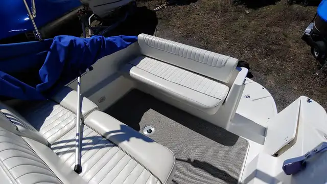 Bateau à moteur Maxum 2400 SE avec remoque EZ load in Powerboats & Motorboats in Shawinigan - Image 7