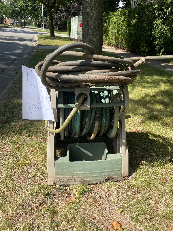 FREE Garden Hose with Reel Free Stuff Oakville / Halton Region Kijiji