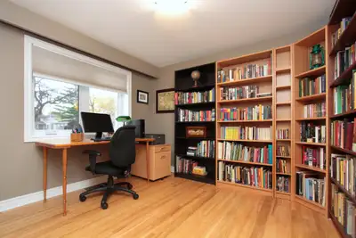 Private, quiet, and lazy neighborhood in the middle of Brampton. Spectacular front yard and peaceful...