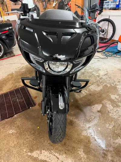 Mint . 2021 Indian Challenger 2100 kms. Yes as new !! ! Base model ! Crash bars , extended handle ba...