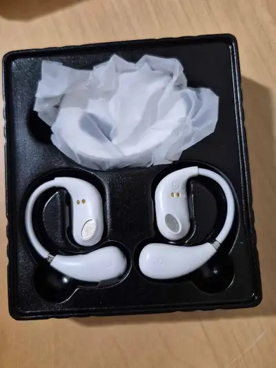 BNIB)AI Language Translator Airbuds White, View more