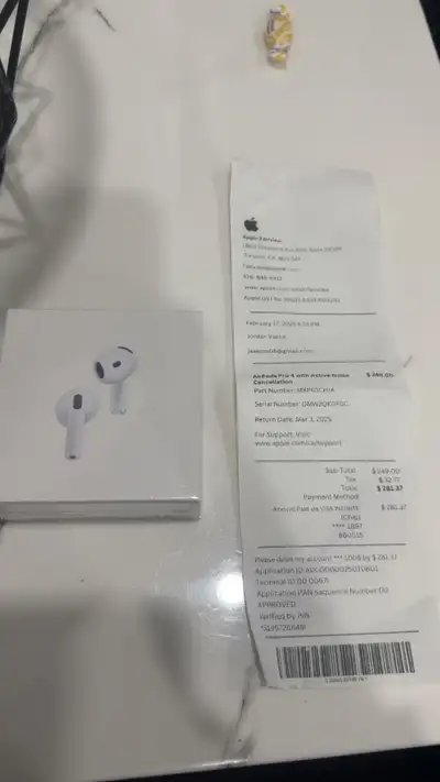 Brand New Aipod 4th gens, comes with reciept. Reason for selling is because apple wont let me return...