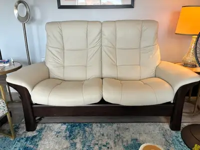 FANTASTIC DEAL!!!!!!   STRESSLESS SCANDAVIAN LOVE SEAT!!, View more
