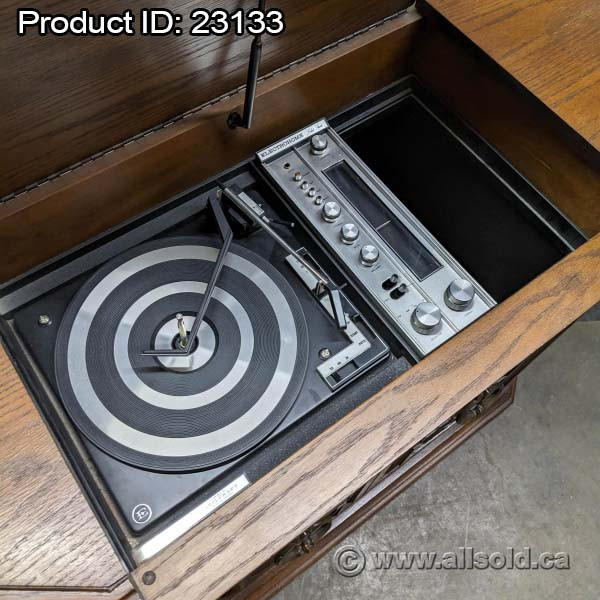 Vintage Electrohome Madeira Record Console in Deilcraft Cabinet in Arts & Collectibles in Calgary - Image 3