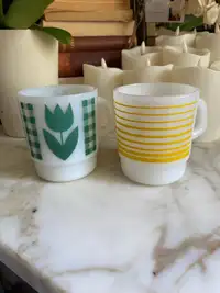 2 Vintage Mexican Milk Glass Mugs Termocrisa Tulip stripes Green