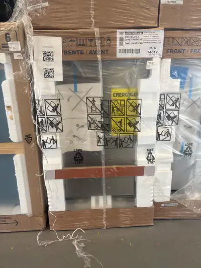 Blomberg “18” Dishwasher on Sale‼️ Market Price: $1599 ✔️ Our Price: $650 Save: $950 • “18” inch wid...
