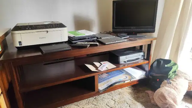 TV stand in TV Tables & Entertainment Units in Vancouver - Image 2