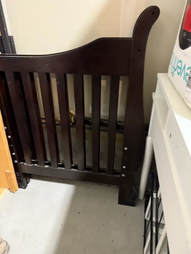 Wigs & crib 65137374979201123