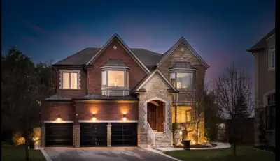 This is an exceptionally luxurious (approximately 1200 Sq Ft) executive style studio unit located in...