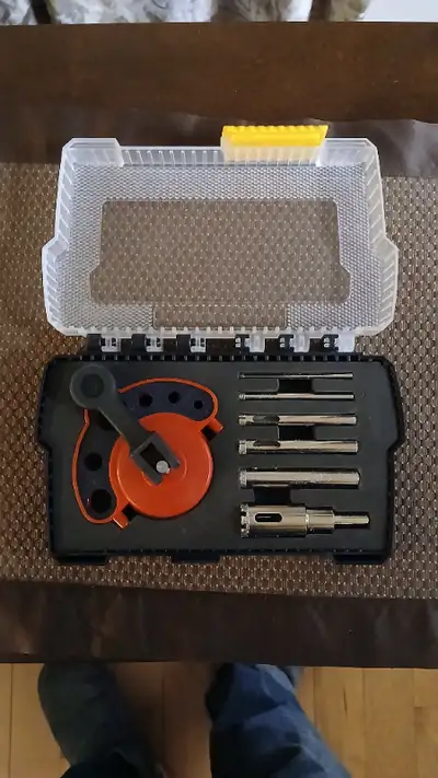 The D3839 glass and granite drilling set is ideal for mirror, non-tempered glass, tile, and granite...