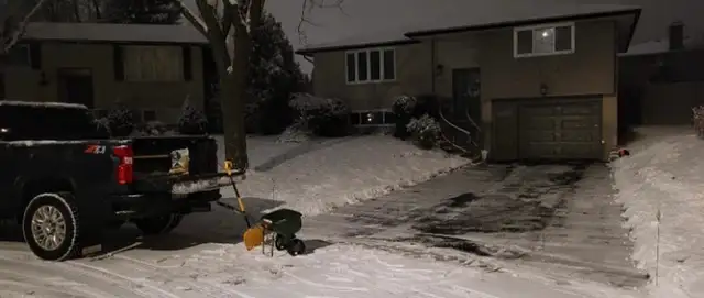 ❄️PROFESSIONAL SNOW REMOVAL – NOW BOOKING FOR WINTER 2026/27!❄️
