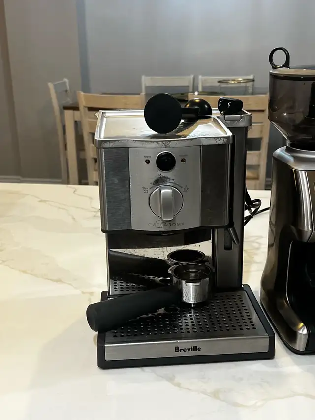espresso machine and grinder breville in Coffee Makers in Ottawa - Image 4