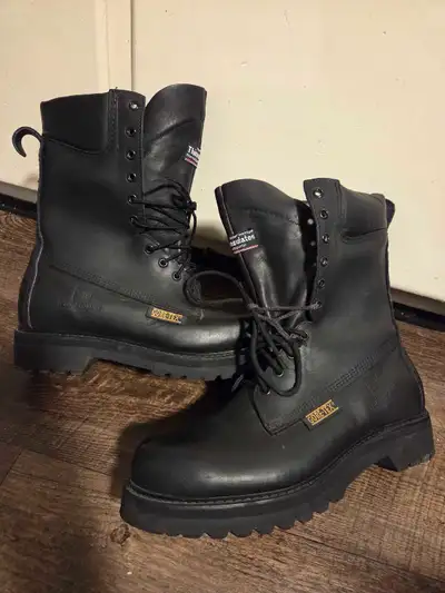 Brand New GORE-TEX  leather VIBRAM PROSPECTOR Boots size 10 2E, View more
