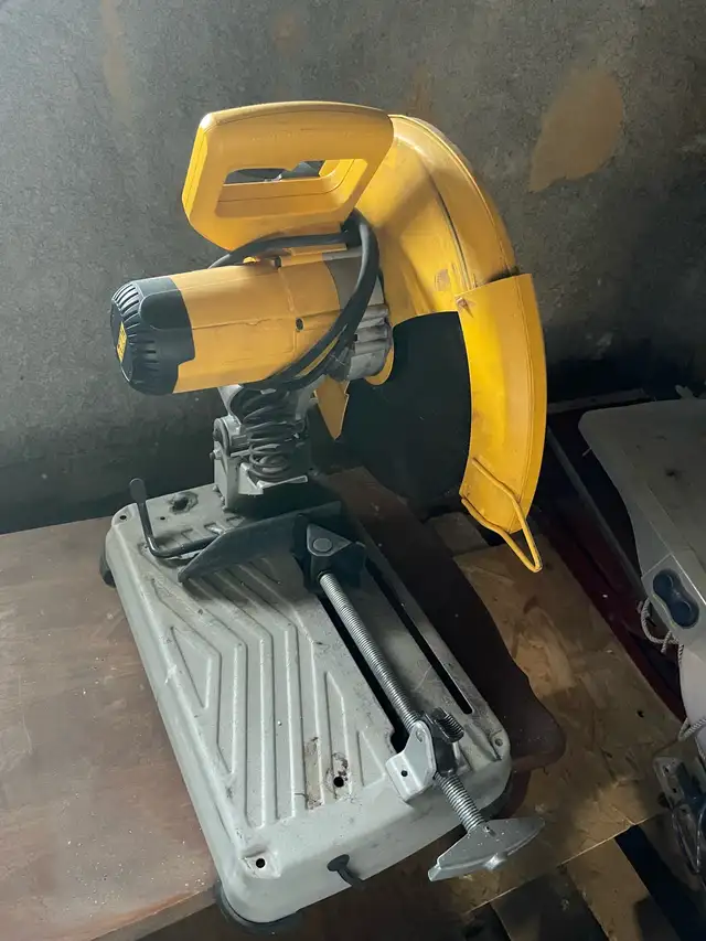 cut off DEWALT in Power Tools in Lanaudière - Image 3