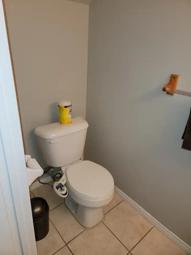 Room for rent in quite peaceful house in Kitchener Ontario in Room Rentals & Roommates in Kitchener / Waterloo - Image 6